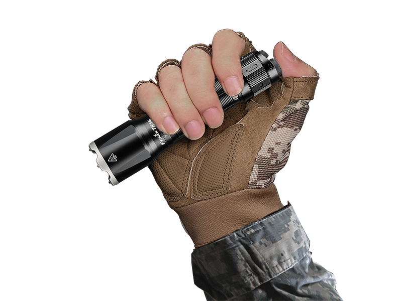 Fenix - TK16 V2.0 Tactische zaklamp met dubbele tail switch